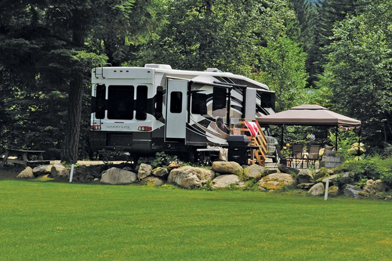 Facilities Emory Bar RV Park and Hope River General Store